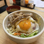 てっぱん屋 - 豚丼　目玉のせ
