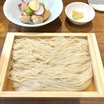 コトノハ - こんぶ昆布水つけそば(大盛り)の麺