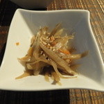 炭寅 - お通し（きんぴらごぼう）