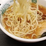 日高屋 - 麺の感じ