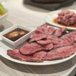 Horumon Yakiniku Hachi - 