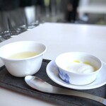 Nyu Aji Ajuusan - ◆デザートは「杏仁豆腐のオリーブオイルがげ」と「凍頂烏龍茶」