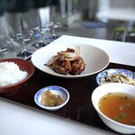 Nyu Aji Ajuusan - ◆黒酢酢豚セット(980円：税込）・・盛り付けがお洒落。 ご飯とスープはお代わり自由。これ以外にデザートと中国茶が付きます