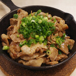 トンテキ食堂8 - 絶品豚丼のアタマ(750円)