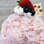 かき氷店 小桃 - 桜シロップの優しいピンク色がかわいいっ！