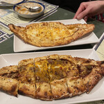 トルコ料理ボスボラスハサン - ペイニルヒデ(チーズのトルコピザと挽肉のトルコピザ)