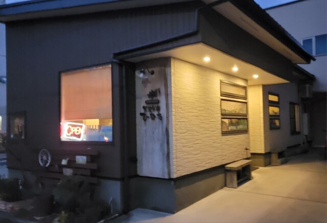 カフェアンドバー とまり木 ひなた（Cafe & Bar とまりぎ ひなた） - 能代（バー）の写真