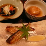 浅田屋 - 私はハタハタを。。温かいお料理は揚げ茄子と飛竜頭の餡かけが出てきました。