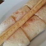 トラットリア セッテ ハイアット リージェンシー 京都 - 食事前に提供されるパン。しっかりしています。