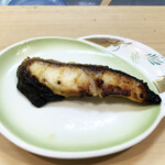 喜月 - 西京焼。この日は銀だら。身はブリブリ、皮はパリパリ。しっかり味噌につかっていて、日本酒への切り替え必至です