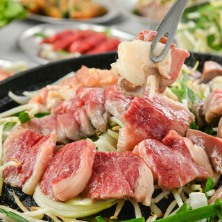 Enjoy Yakiniku (Grilled meat) and Genghis Khan (Mutton grilled on a hot plate) with plenty of vegetables.