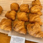 HOLLY  No.3 CROISSANT - 