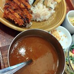 カキノキテラス - ■山形 米沢豚のカツ&揚げ茄子カレー