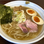 麺や 真登 - 濃厚醤油ラーメン　半熟煮玉子入り