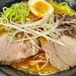 博多ラーメン 極麺うまか - ピリッと辛い赤うまラーメン