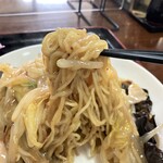 萬宝飯店 - 麺のアップ