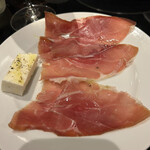 オステリア　パーチェ - 生ハム　写真の前にとっちゃっいました