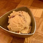 水色食堂 - 自家製アイスクリーム（ラムレーズン）