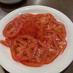 焼肉 黒牛 天 - トマトサラダ