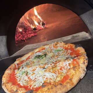 CIRO自慢のpizzaと薪窯