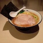 地鶏豚骨らーめん ひなわ - 並らーめん（肩ロース）、トッピングキャベツ