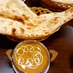 インドカレーレストラン ビシュヌデビ - チキンカレー、ナン