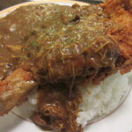 小さな街の食堂 cafe MISTY - カレールーには、煮込んでほどけた鶏肉がいっぱい