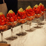 256nicom - 苺の木製造風景