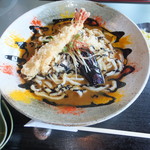 鬼はそと福はうち - 夏季限定　冷やし黒胡麻カレーうどん　１０００円　＋　大海老天トッピング　３００円　【　２０１３年７月　】
