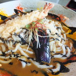 鬼はそと福はうち - 夏季限定　冷やし黒胡麻カレーうどん　１０００円　＋　大海老天トッピング　３００円のアップ　【　２０１３年７月　】