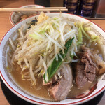 豚山 - ラーメン（小）だったかな？