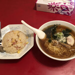 生駒軒 - 半チャーハンとラーメンのセット ¥900