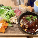 Cuvee Couleur - キュベプレート1400円  (2022年12月時点)
                お肉かお魚から選べます。私はお肉に♡