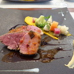 ビストロ ダイア - 石田緬羊牧場の羊肉ロースト、行者大蒜ソース