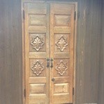 六花山荘 - イタリア製のドア  足元のタイルはクロアチア製だとか。