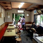 茶屋かど - 店内の奥の裏側に流しそうめんスペースが