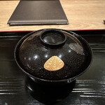 Akanezaka Oonuma - ❷お腕
                九十九里産蛤の真薯、佐島の新わかめ、木の芽。