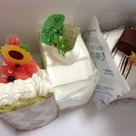 スイーツ ミズノヤ - 2013年6月の購入♪写真のケーキ３つ＋はしっこ弁当で1549円