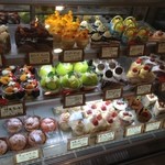 スイーツ ミズノヤ - 夏らしいケーキが一杯のショーケース