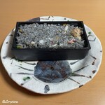 御料理 寺沢 - オミヤの槍烏賊と烏賊墨､ずわいがにに喜知次に海胆の炊込みごはん