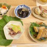 煮炊き屋 みとん - 煮炊きもんの五種盛り(かぶらの甘酢漬け、茄子の揚げびたし、いか塩辛のポテトサラダ、蛍いかとウルイの酢みそあえ、鯵の南蛮漬け)