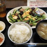 居酒食堂 わ楽 - 料理写真:豚肉とキクラゲの卵炒め定食(肉だけW)