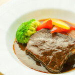 Extra thick beef tongue simmered in red wine