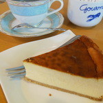 アラビカコーヒー - 手作りチーズケーキ（セットで５５０円）。今回はコナにしたのでプラス１５０円。