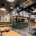 スピガ - カジュアルで広々とした店内