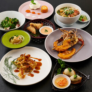 誕生日や記念日におすすめの贅沢な予約制コースもございます