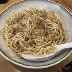 中華そば 笑歩 - 辛いつけそばには山椒を振る（以前の写真）