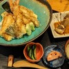 Tenkushi Wa Shu Sakaduki - ど定番の海老天丼。970円
                右上は別途追加の牛すじ煮込み串