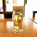 紅葉亭 - 生ビール500円。夜は600円なのでお得です