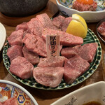 焼肉ホルモン大衆酒場 真 肉焼屋 - 